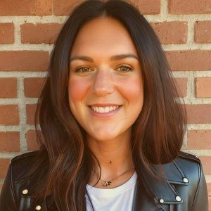 Meet your Posher, Joelle